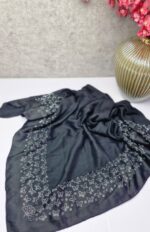 روسری نگین کاری طرح پروانه - Image 2