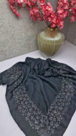 روسری نگین کاری طرح پروانه - Image 4